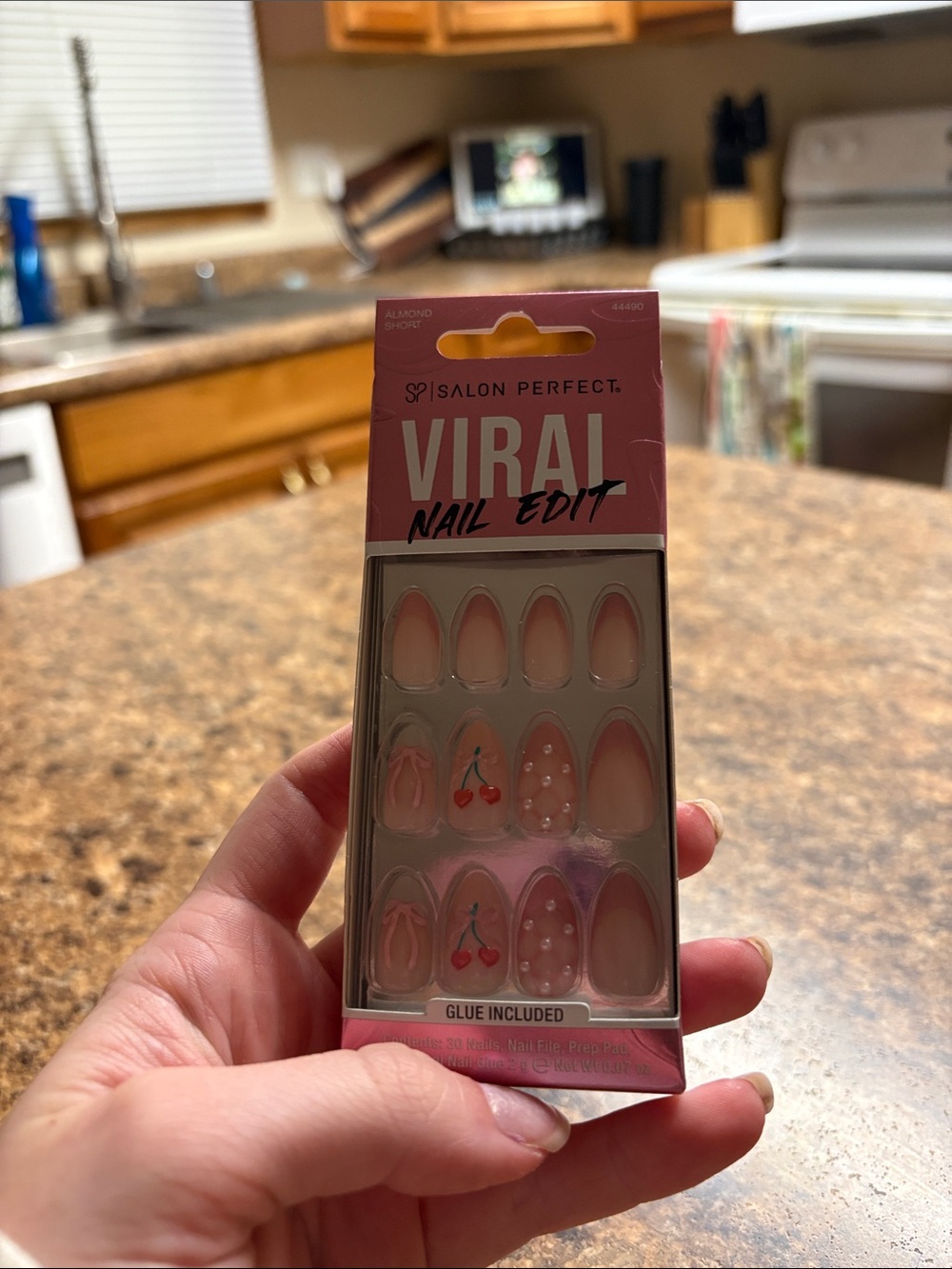 Salon Perfect Viral Nail Edit Almond Press-On Nails in Pink